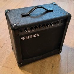 Ampli combo guitare Samick La15R avec overdrive et reverb